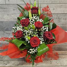 6 Red Rose Lily Box